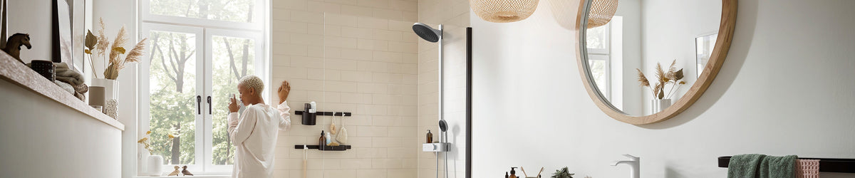 pulisiy-s-showerpipe-260-mattwhite-bathroom-ambiance