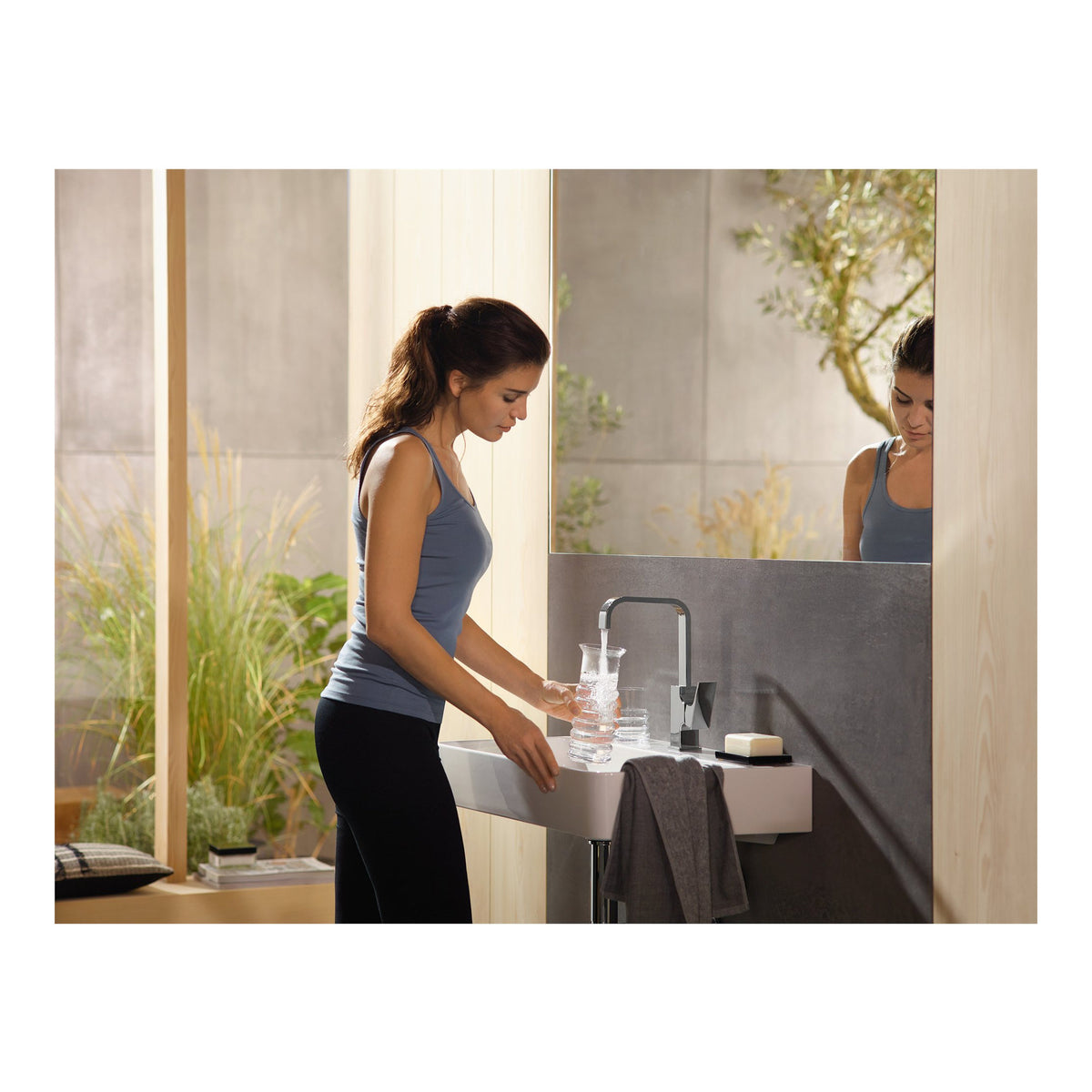 Hansgrohe-Metropol-Single-lever-basin-mixer-230-with-lever-handle-and-push-open-waste-set-Chrome-32511000-02
