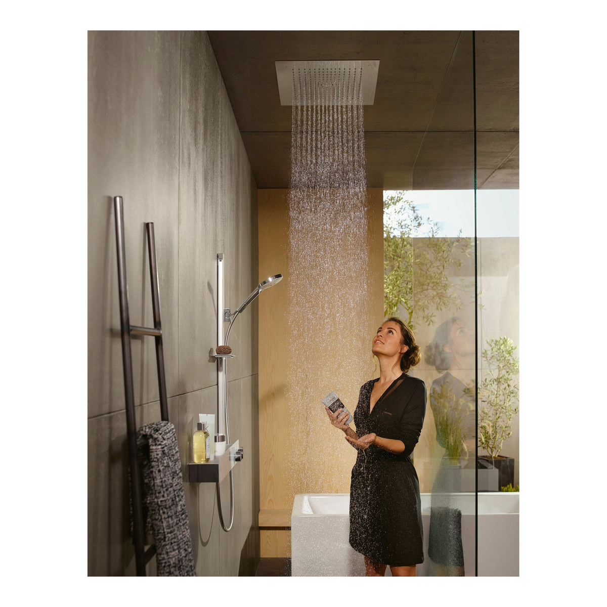 Hansgrohe-Raindance-E-Overhead-shower-400-400-1jet-ceiling-integrated-Chrome-26252000-02